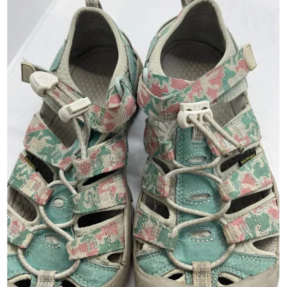 Keen Newport H2 Aqua Pink Camo Hiking Sports Sandals Big Kids Sz 4 1026276 FLAW